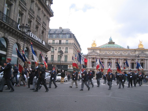Front national vor der Opéra
